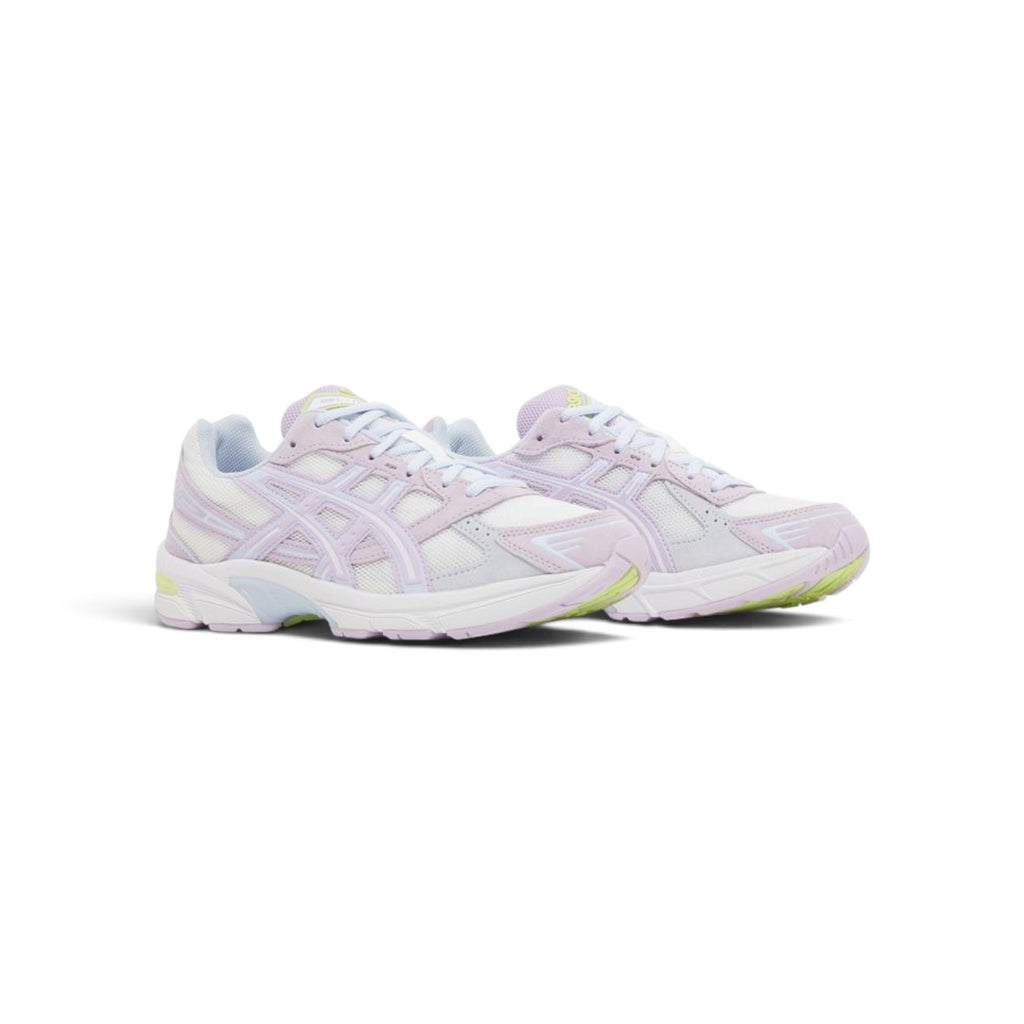 White lilac Tech