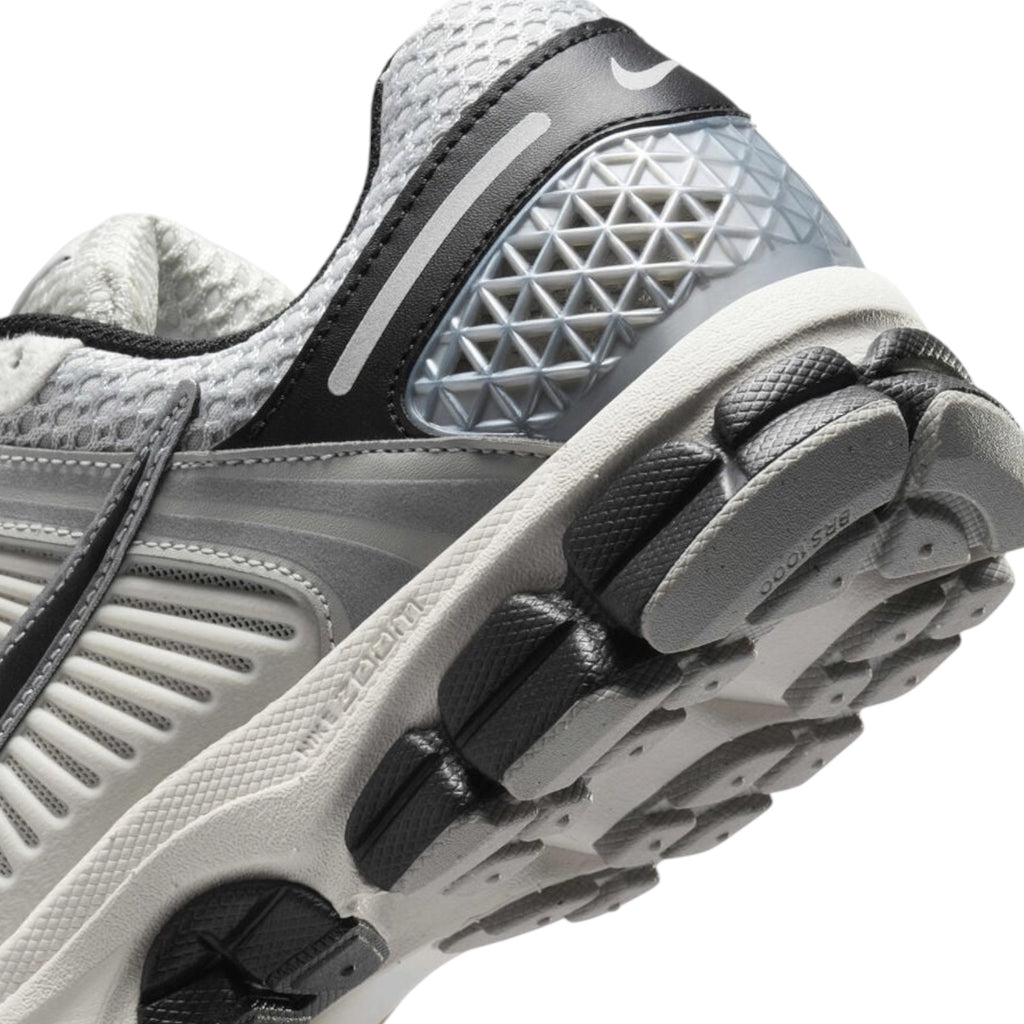 Nike Air Zoom Vomero 5 Photon Dust