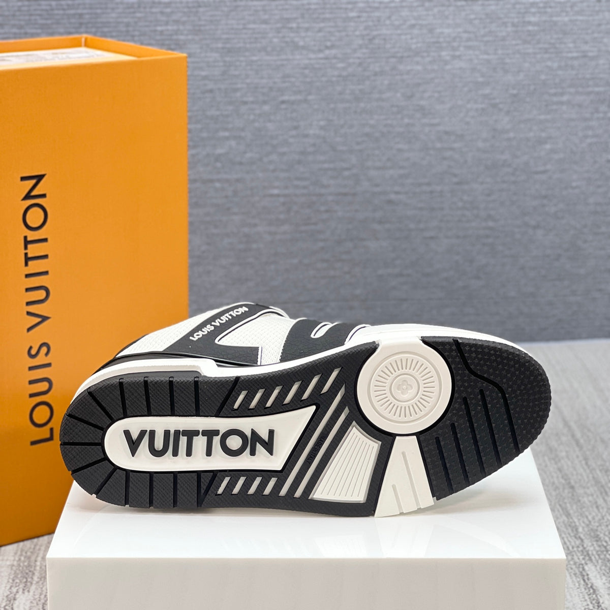 LV Trainer Sneaker 'Mesh White Black 54'