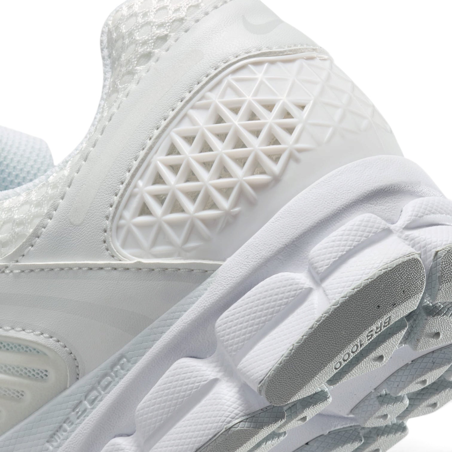 Nike Air Zoom Vomero 5 Chrome Toe
