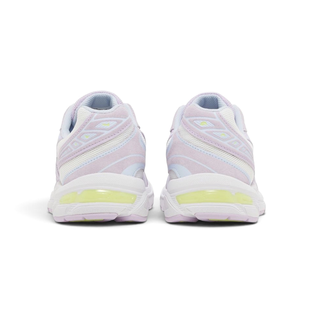 White lilac Tech