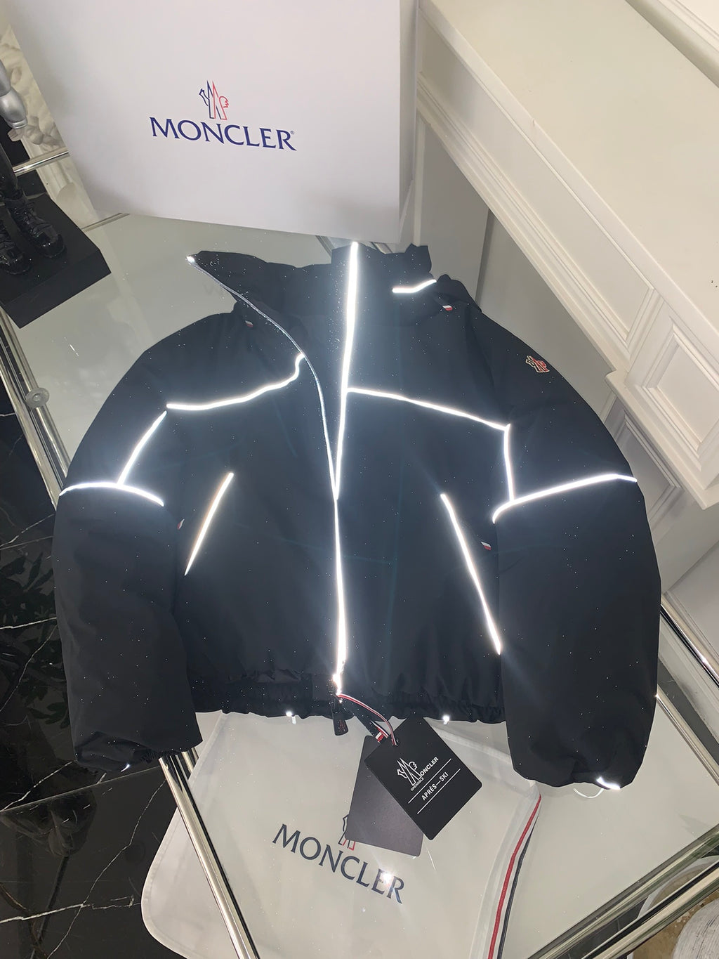 Moncler Piping Trim Short Down Jacket - Black/White